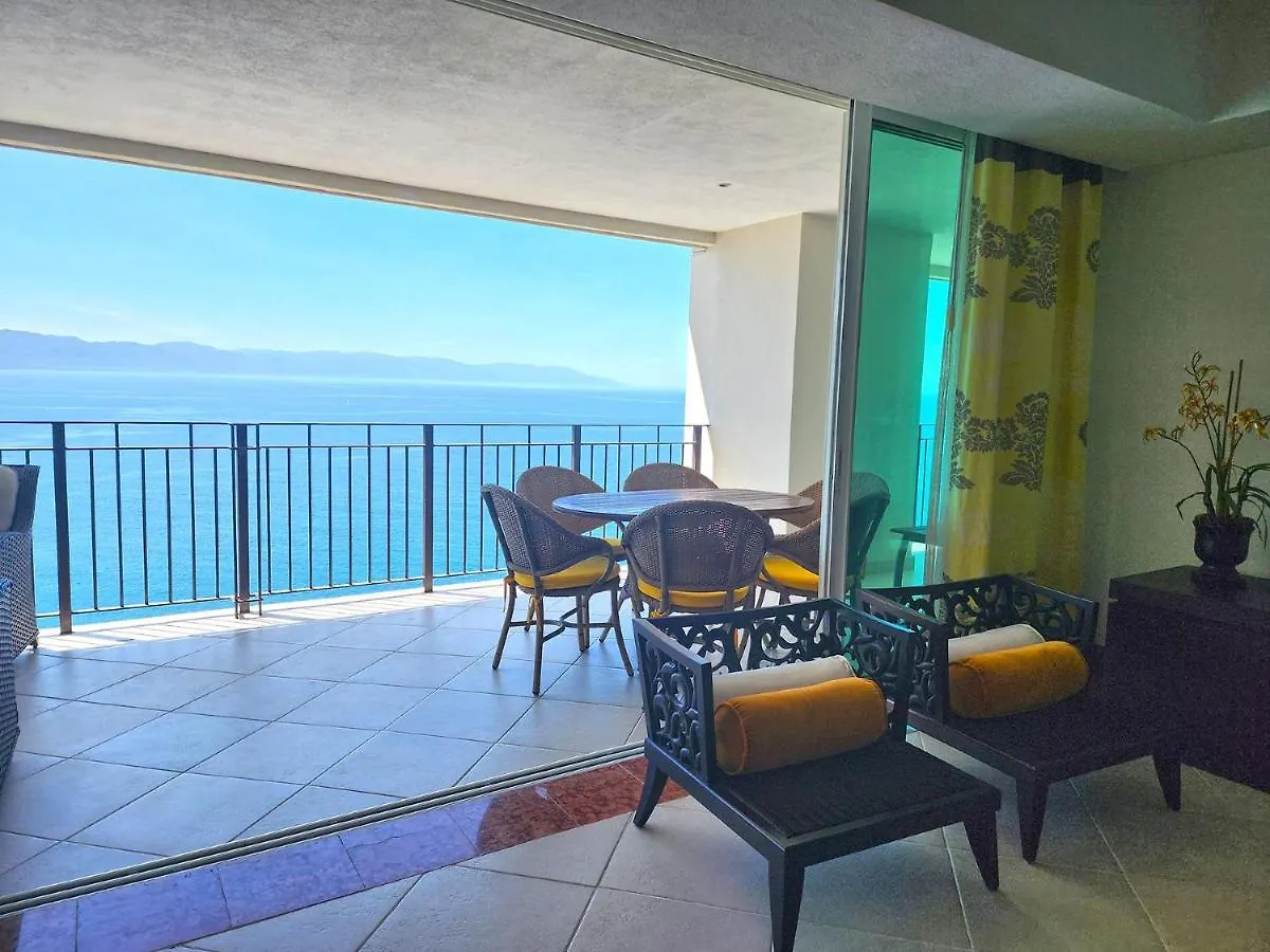 شقة Amazing Views, Beachfront Grand Venetian بويرتو فالارتا