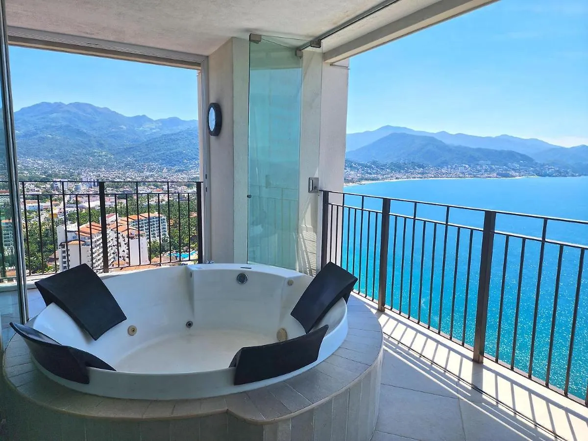 Amazing Views, Beachfront Grand Venetian بويرتو فالارتا