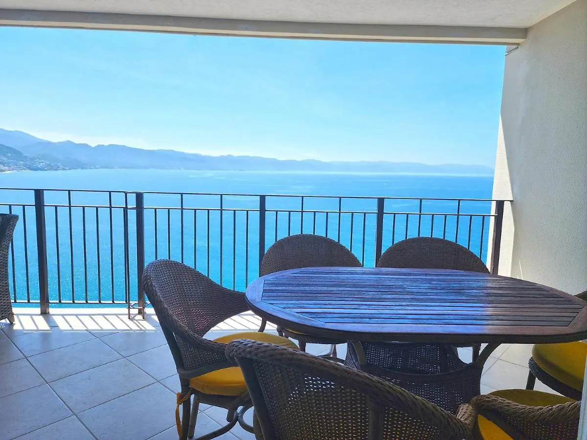 شقة Amazing Views, Beachfront Grand Venetian بويرتو فالارتا