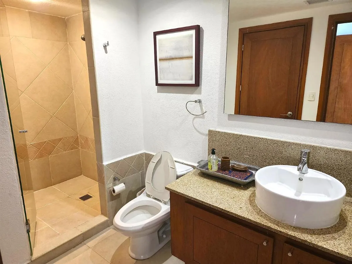 Amazing Views, Beachfront Grand Venetian بويرتو فالارتا 0*,