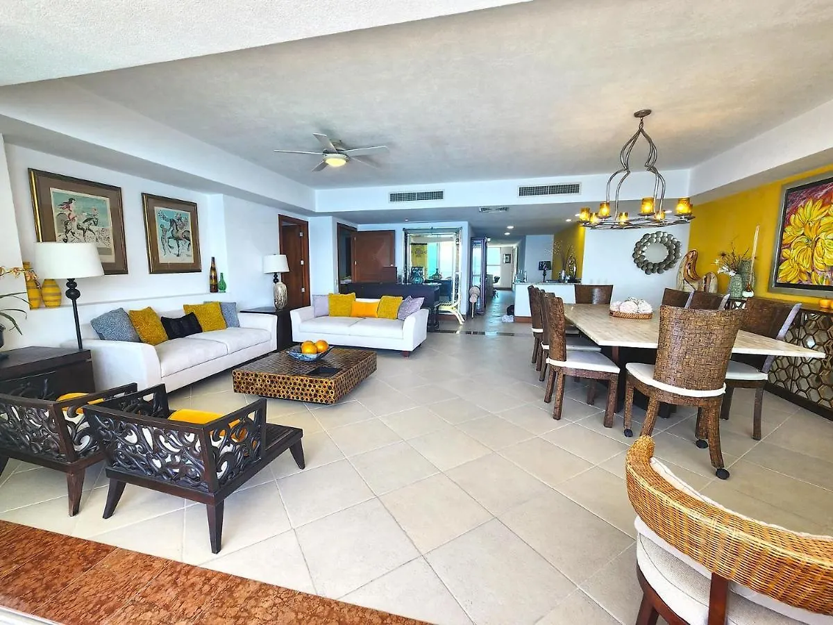 Amazing Views, Beachfront Grand Venetian Puerto Vallarta 0*,