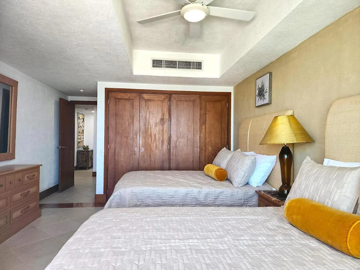 Amazing Views, Beachfront Grand Venetian Puerto Vallarta Appartement