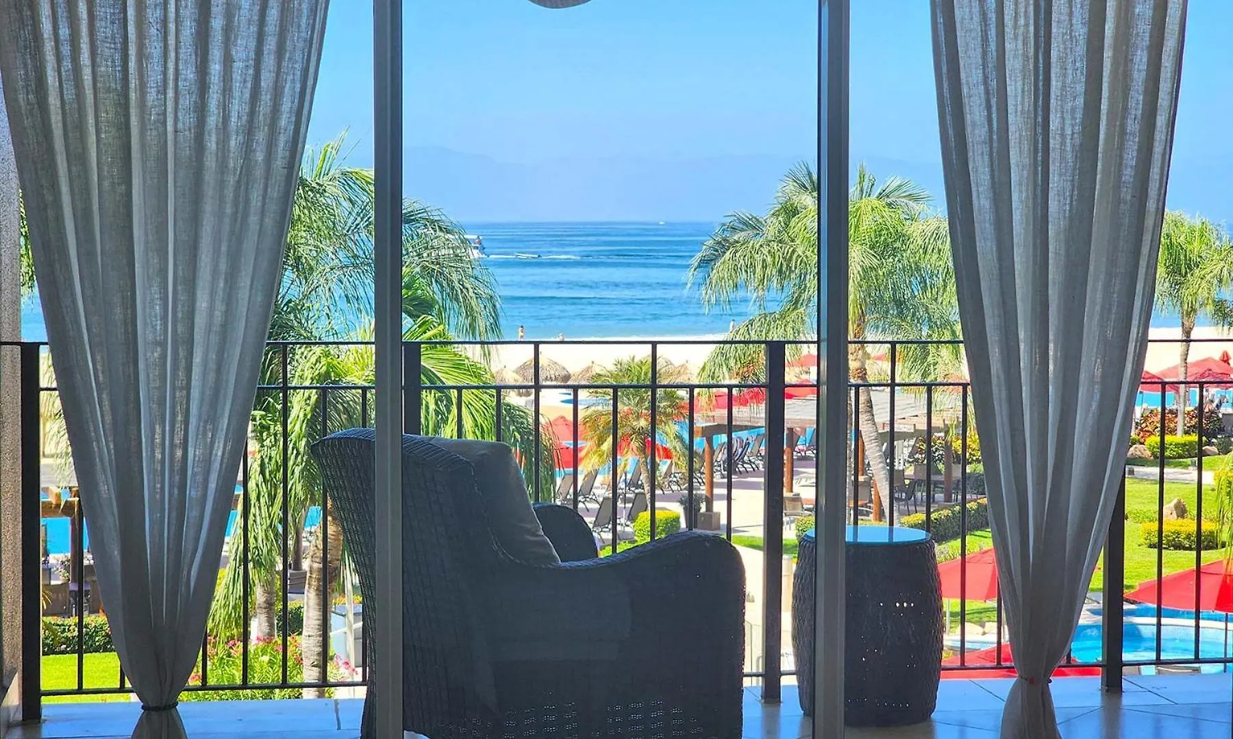 Amazing Views, Beachfront Grand Venetian Puerto Vallarta 0*,  Mexique
