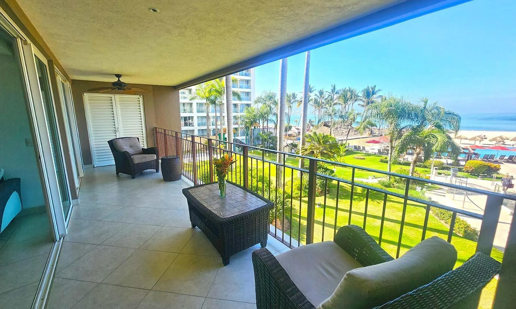 Amazing Views, Beachfront Grand Venetian Puerto Vallarta Appartement